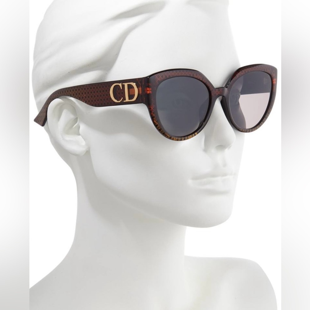 CHRISTIAN DIOR cat-eye sunglasses- like new